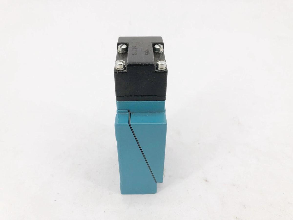 New Honeywell Microswitch LZH1-8E Enclosed Precision Switch 300VAC Max - No Box