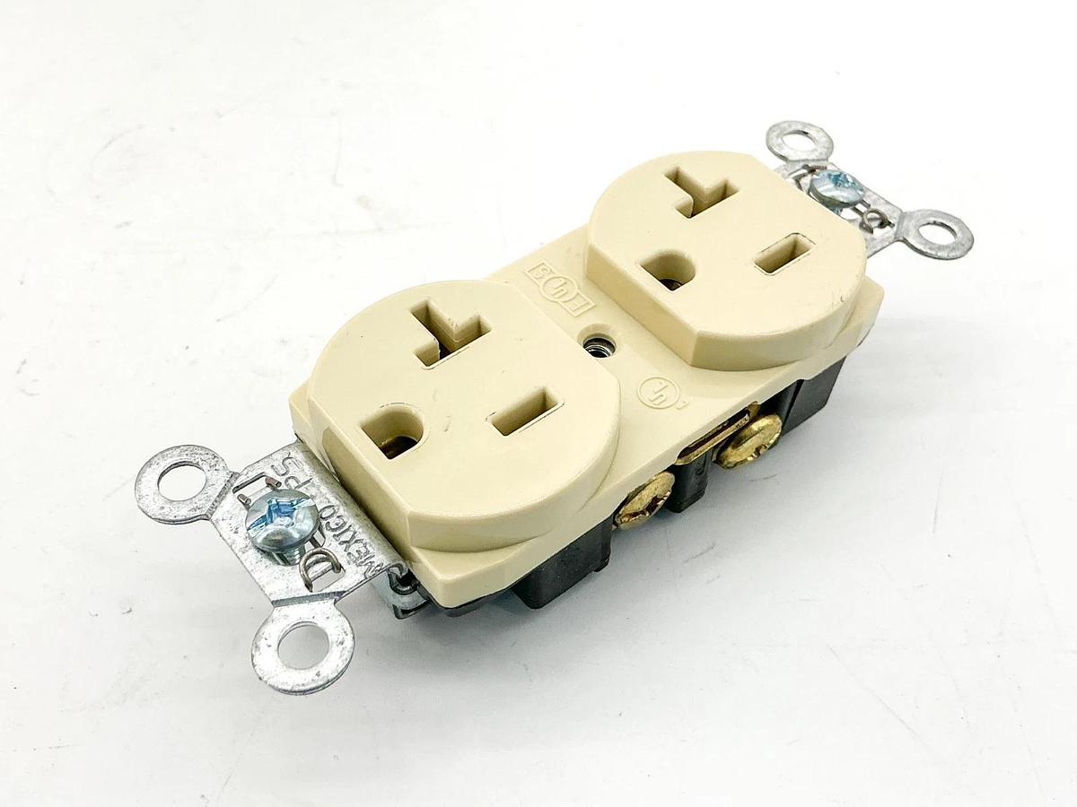 New Box of 10 Legrand CRB5362-SI Smooth Face Receptacles 20A 125V