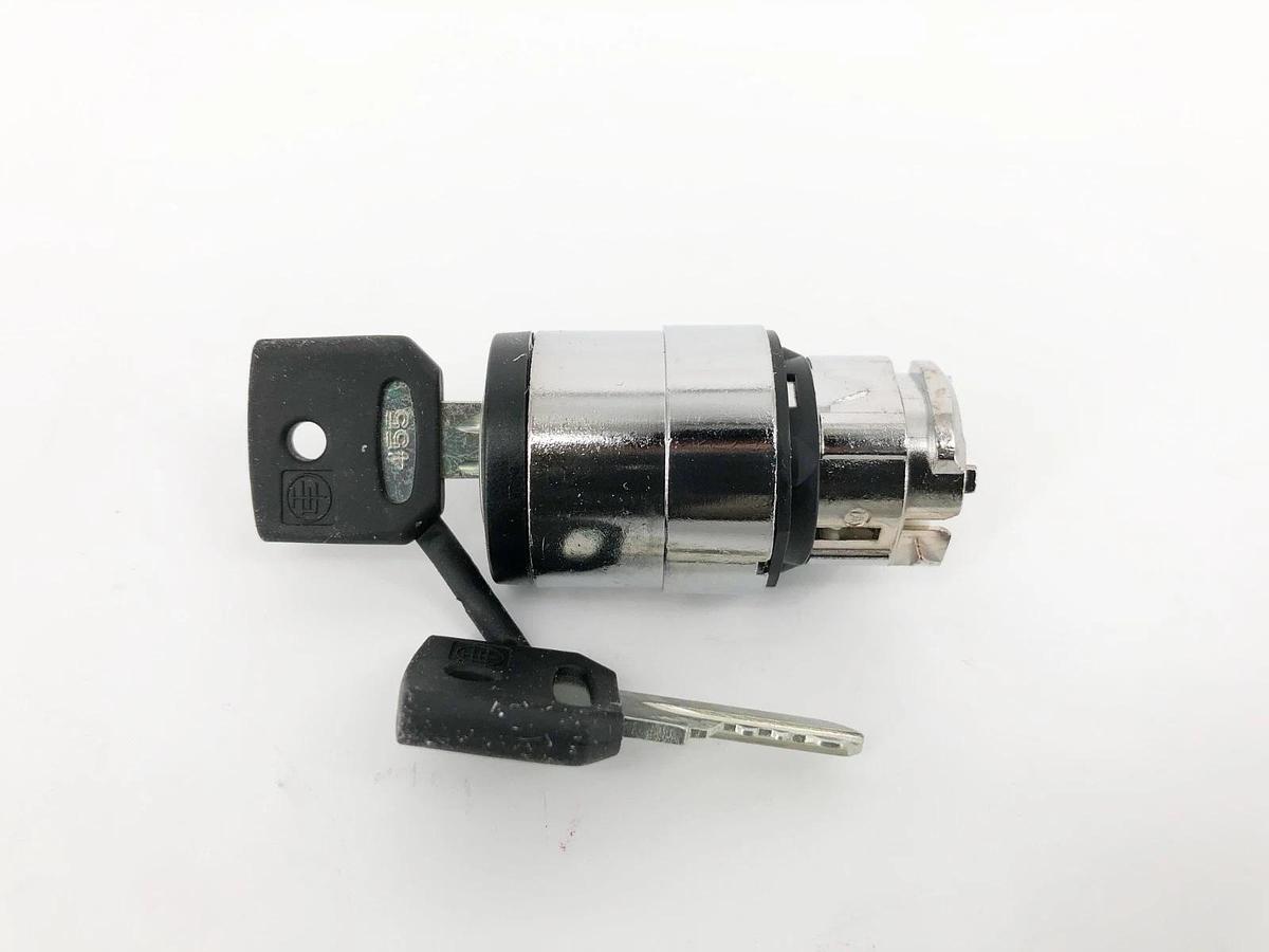 New Schneider Electric ZB4BG2 2-Position Selector Switch w/ Key
