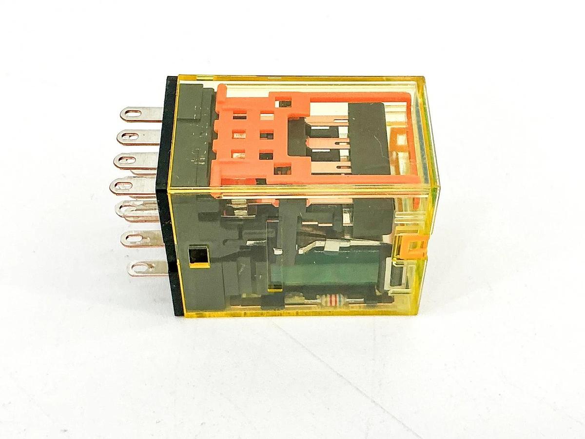 New Lot of 3 IDEC RU4S-C-D24 Relay 24VDC 1/10HP 6A - No Box