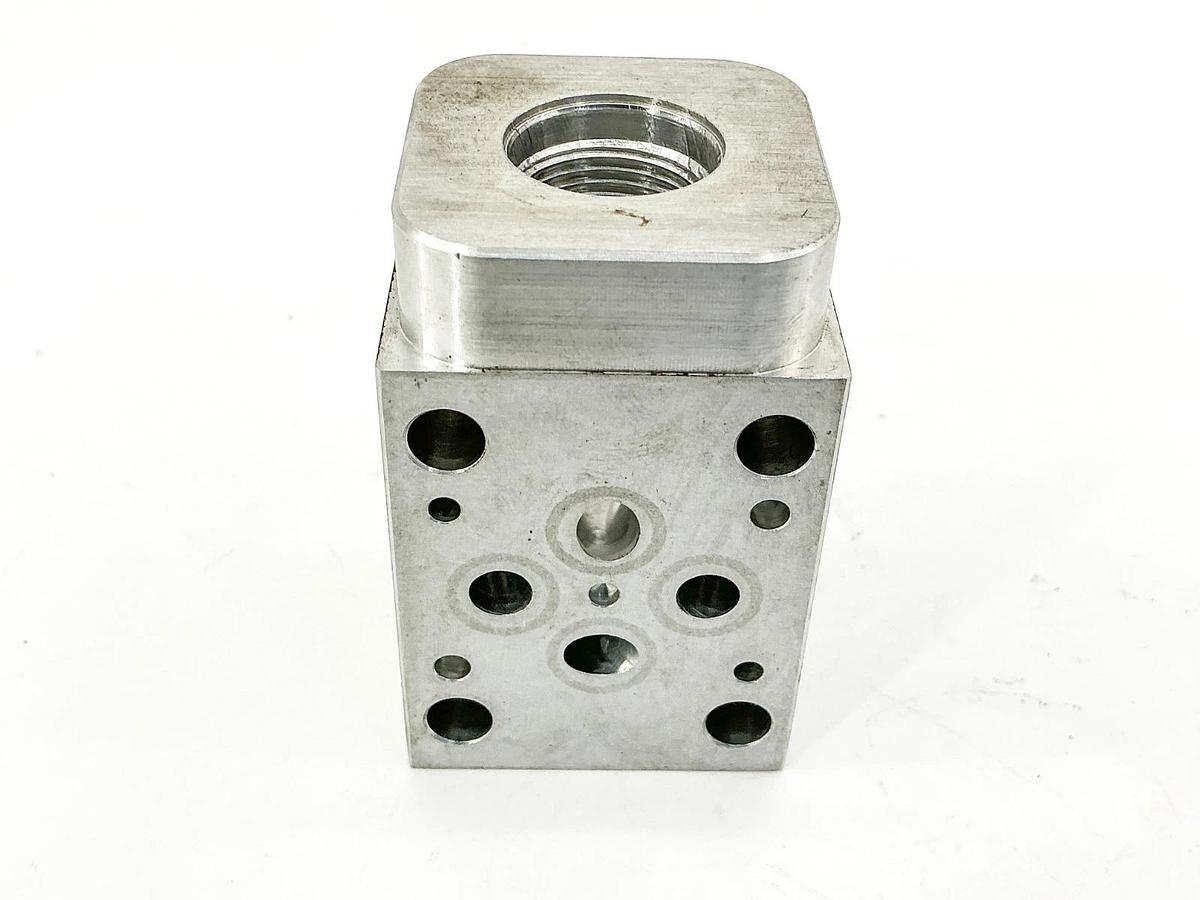 Used Sun Hydraulics GBA Valve Sandwich Manifold 1 Port