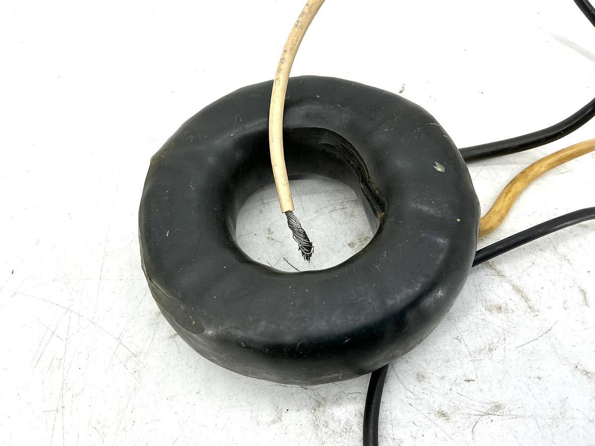Used Midwest Electric 4CT14 Current Transformers 2-Wire Ratio 400/5 Cycles 25-400 2VA