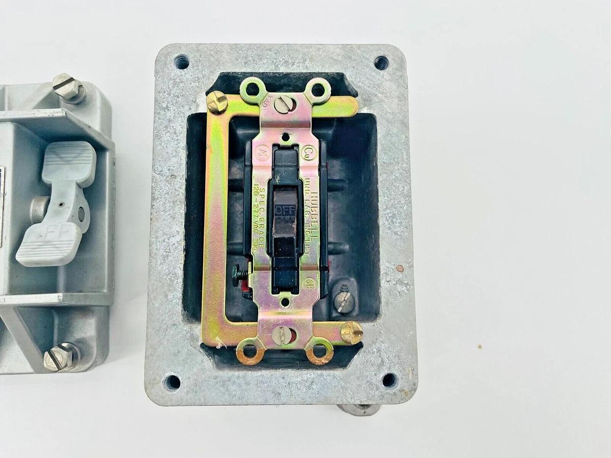 New Square D 2510KR2H Switch 30A 3P 10HP 575VAC 3PH Toggle NEMA 7/9