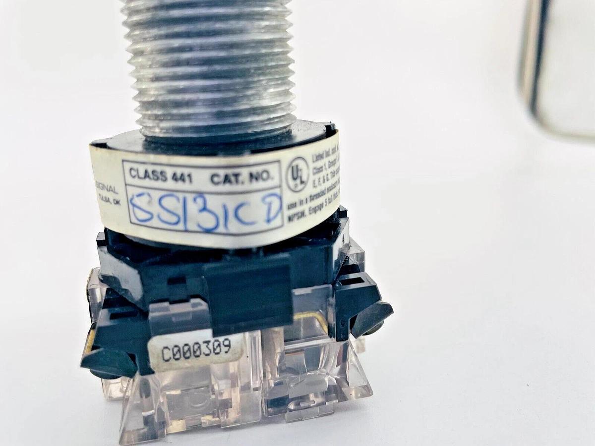 Used OZ Gedney SS131CD Selector Switch 3POS Class 441 PB1B Contacts