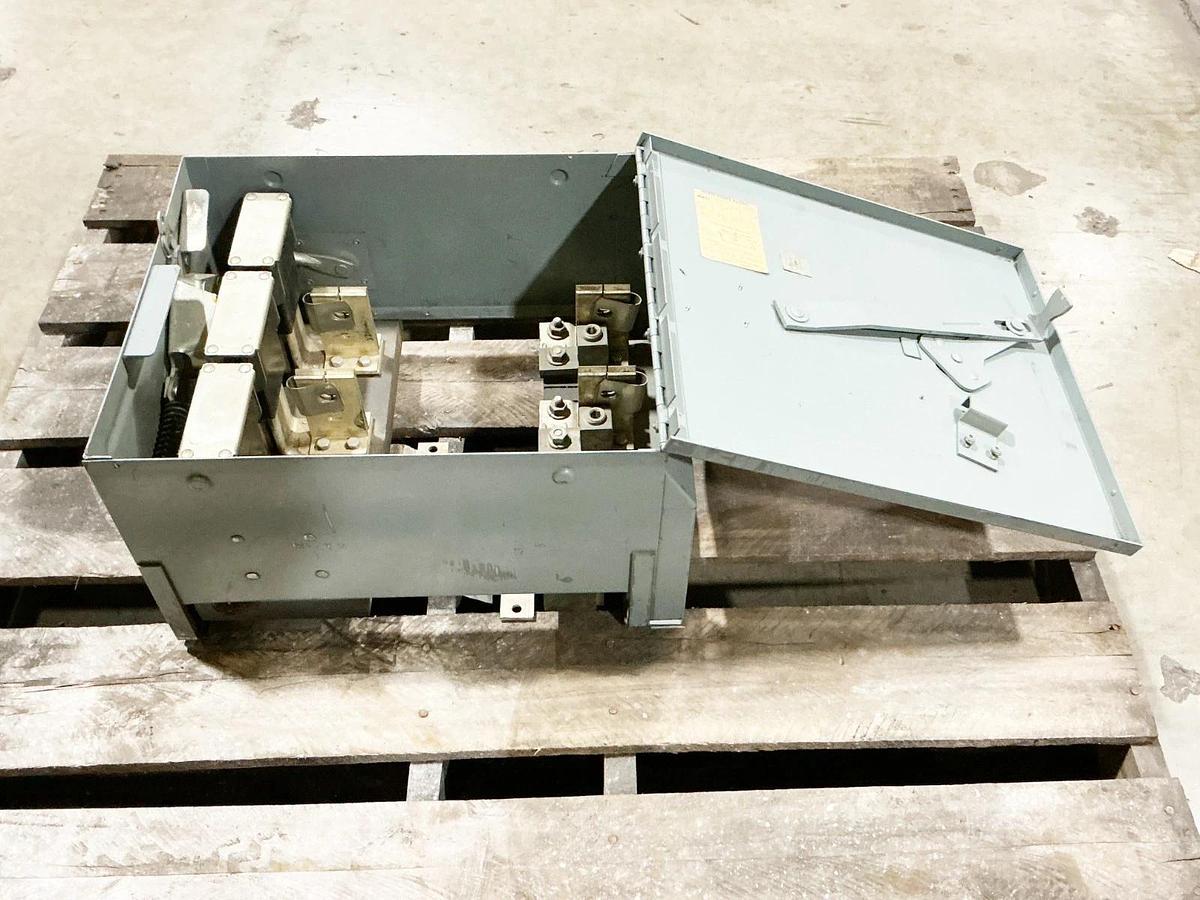 Used Siemens V7H3605 Panel Mount Switch 400A 3 Pole 100HP Max