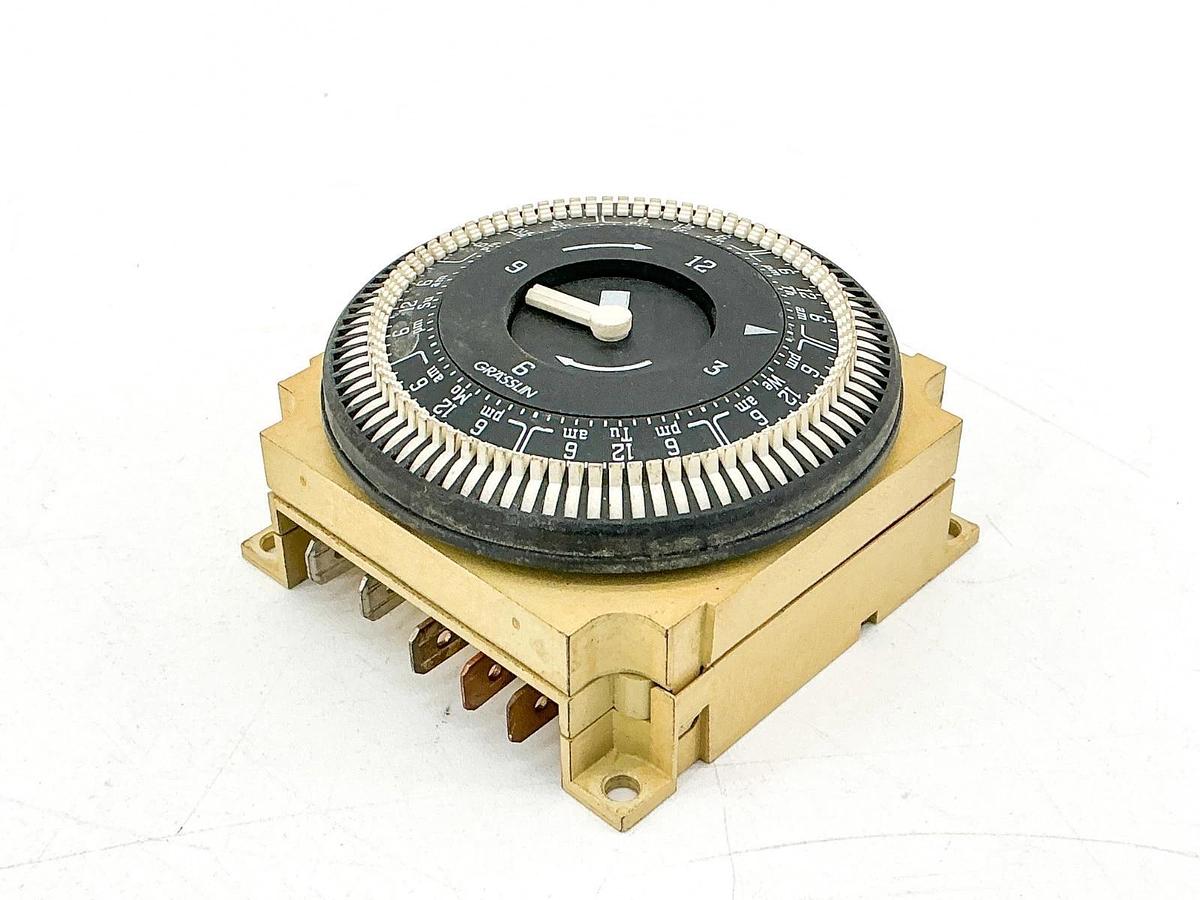 Used Grasslin 01.76.0020.1 Time Clock 110/120VAC 16A FM/1 SWUZ-L