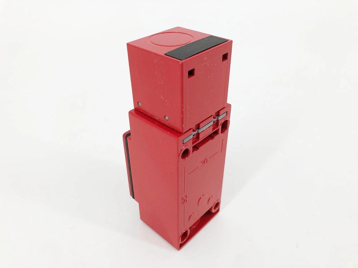 New Telemecanique XCSA502 Safety Limit Switch 500V AC15 240V 3A 071889 (No Key)
