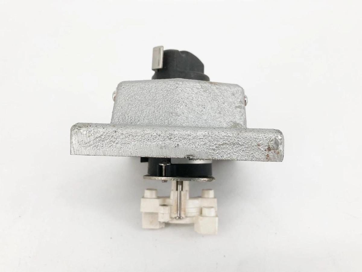 New Crouse Hinds DSD923 Explosion-proof Front Operated Selector Switch Model M01