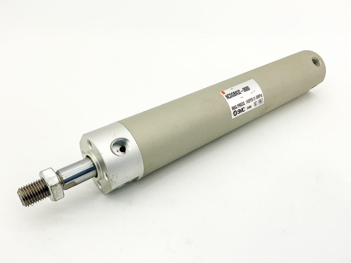 New SMC NCDGBN32-0600 Pneumatic Cylinder 145PSI 1-1/4" Bore 6" Stroke - No Box
