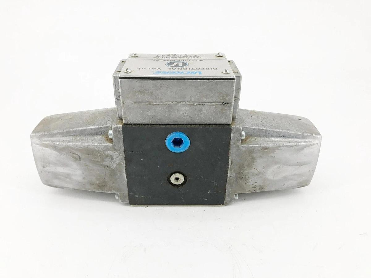 New Vickers DG4S4W-012N-51 Directional Control Valve 115V .61A 433976