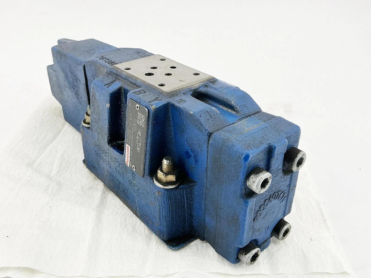 Used Rexroth 4WRZ16E100-74/6EG24N9ETK4/V674 Hydraulic Valve R900767921