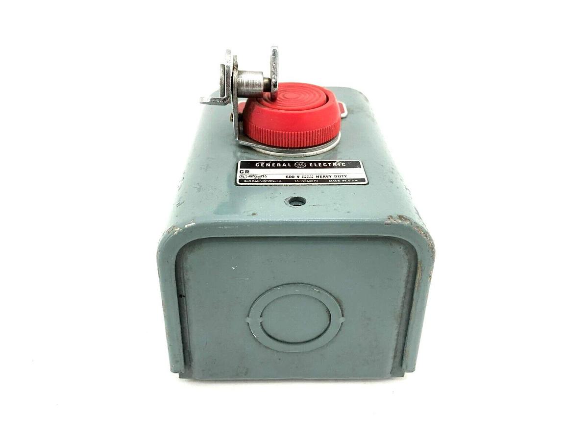 Used General Electric 2940NA401G Heavy Duty Push Button 600VAC (Enclosure Only)