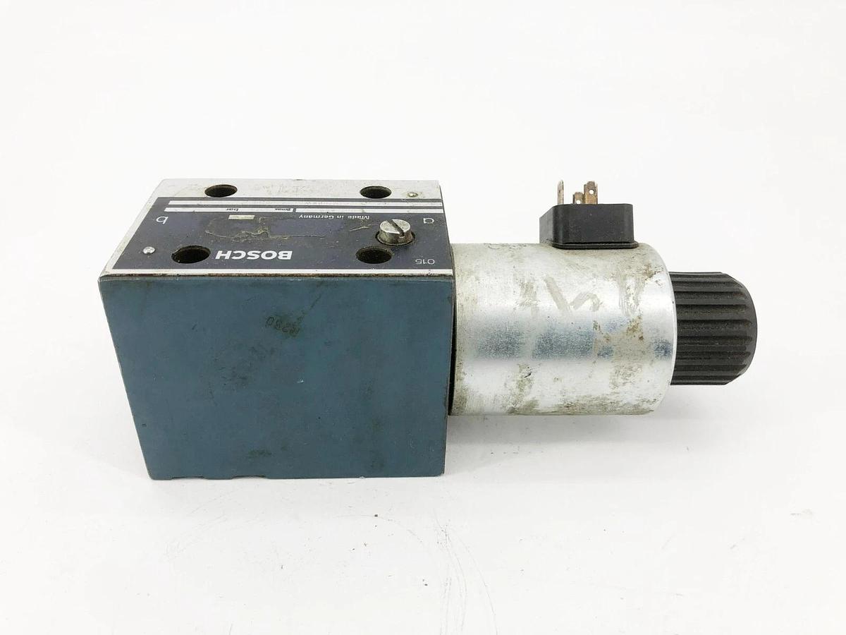 Used Bosch 0810001825 Hydraulic Valve 315bar 24V 1.74A 081WV10P1M1068WS024/00D0