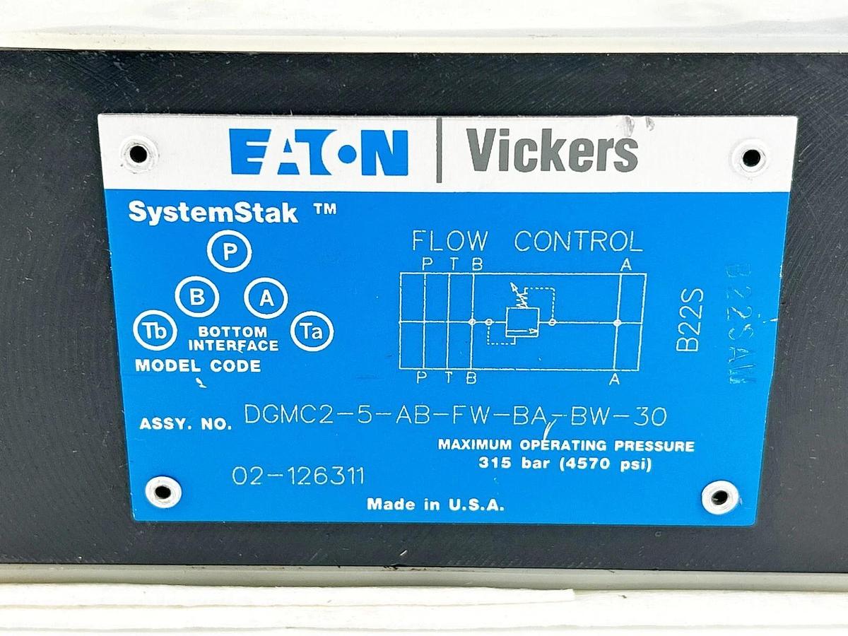 New Eaton Vickers DGMC2-5-AB-FW-BA-BW-30 Flow Control Valve 02-126311 - No Box
