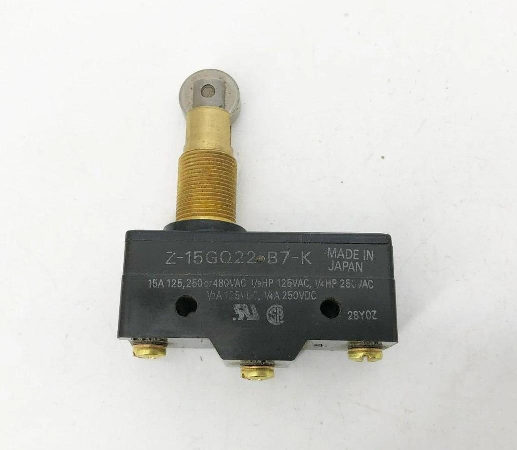 Lot of 2 New Omron Z-15GQ22-B7-K Snap Action Switches 15A 480VAC 250VDC