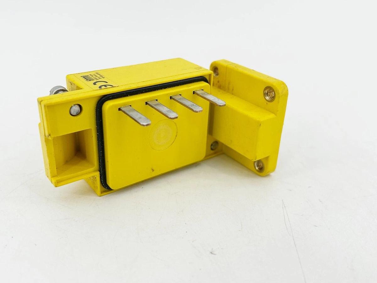 Used Banner Engineering RPBA Maxi-Beam Power Block 105-130VAC Solid State 25545