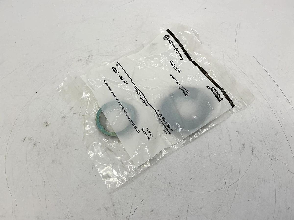 New Allen Bradley 800T-FXQH2GA7 Ser U Push-Pull Device 2Pos Green LED 12-130V