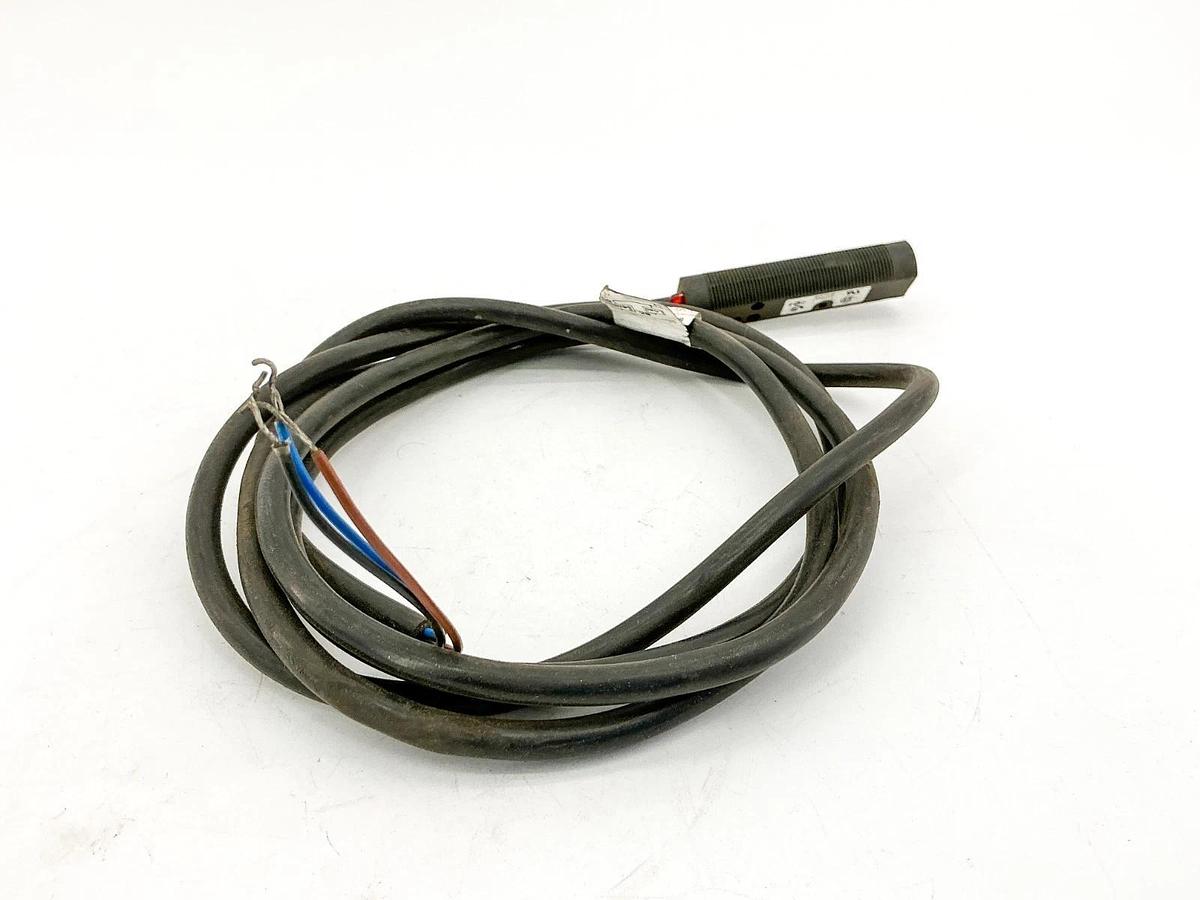 Used Cutler Hammer 13103A6513 Photoelectric Sensor 9" Range 20-264VAC 15-30VDC