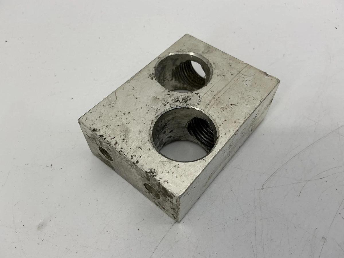 Used Ilsco D1769 Terminal Lug Connector 250-500MCM AL9CU