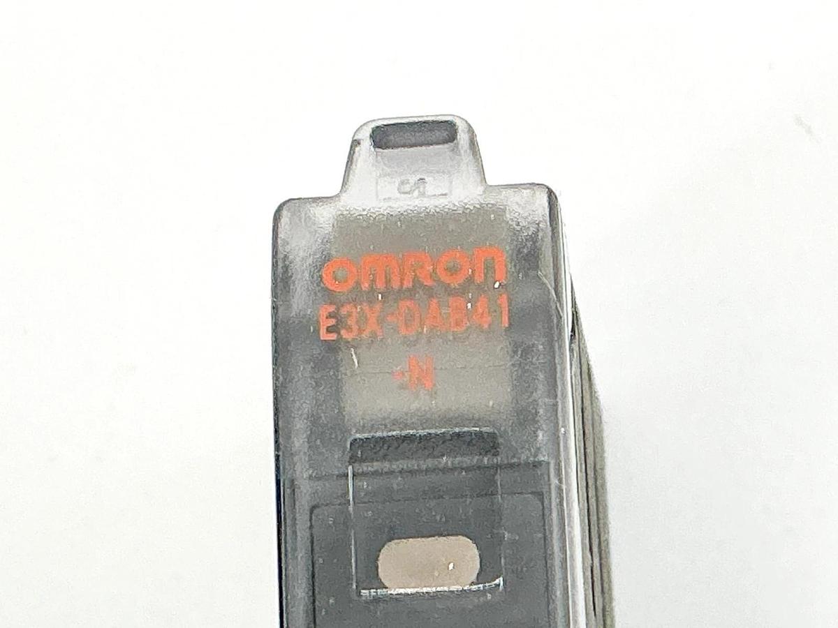 New Omron E3X-DAB41-N 2M Sensor 12-24VDC
