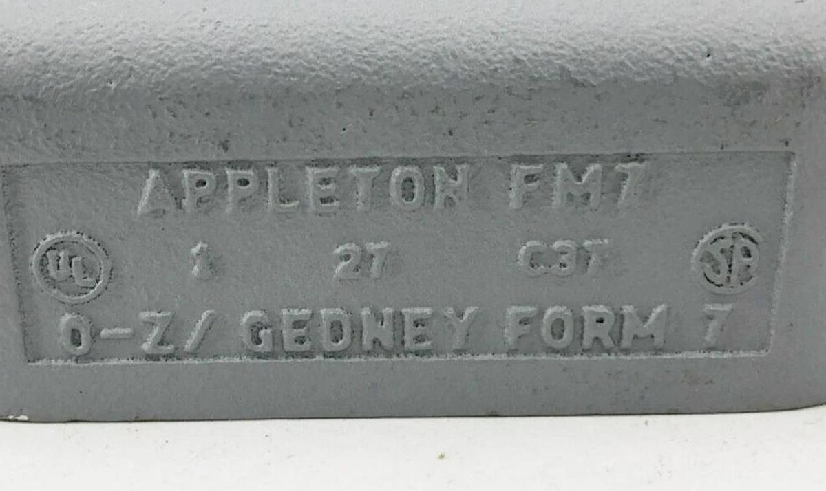 Lot of 4 New Appleton C37 Conduit Outlet Bodies 1" Grayloy FM7