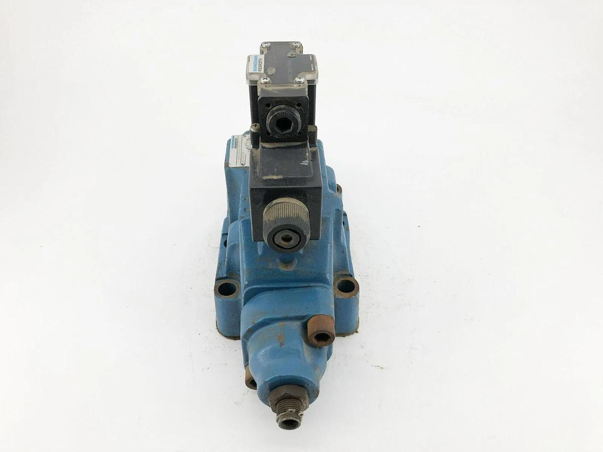 Used Mannesmann Rexroth H-4WEH22E74/6EW110-N9ETDA/10 Directional Control Valve