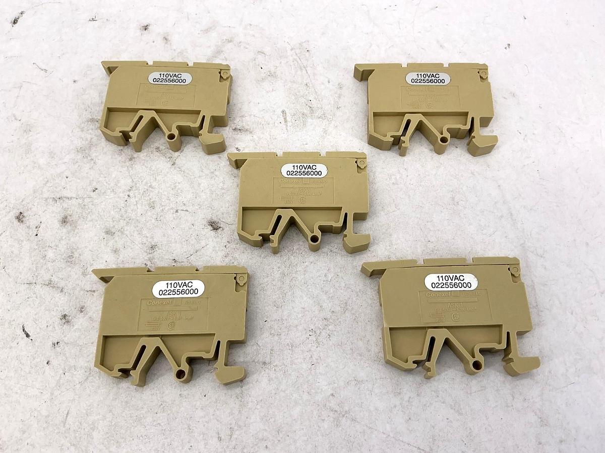 Lot of 5 New Conexel 022556000 Terminal Fuse Holder 110/120VAC 022556-000