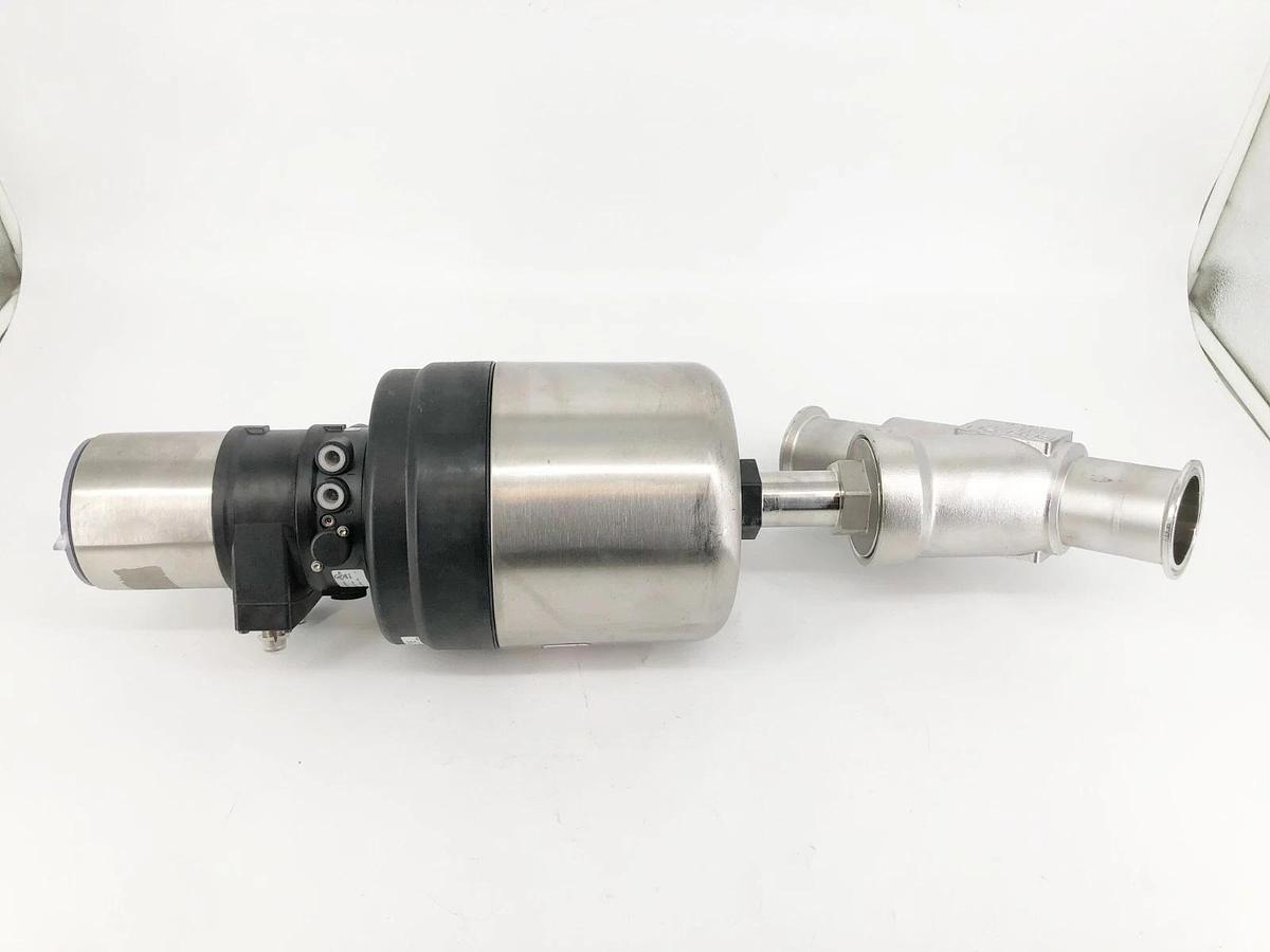 New Burkert 2300 A SS Kvs53 Angle Seat Valve w/ 8692-E2-..-L PU02 - No Box