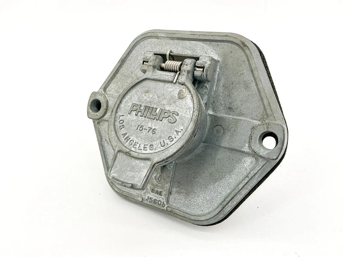 New Phillips 15-76 Socket Breaker 30A 7Pin - No Box