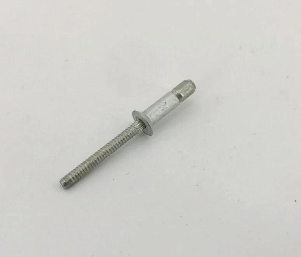 Lot of 125 MGL100-B6-6-PKT Blind Rivets 1.796" L 0.1875" Dia. 6NCT5