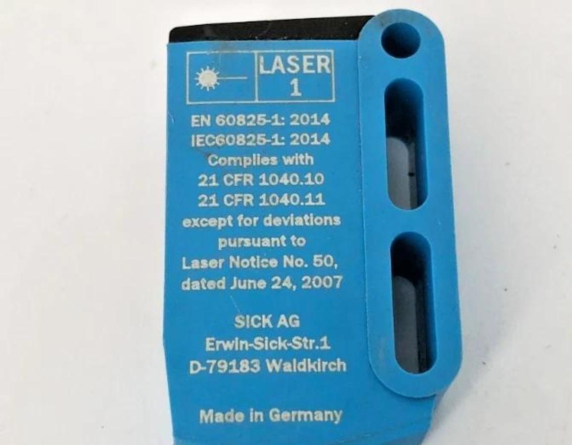 New Sick WTB9L-3P3261S03 Photoelectric Sensor 10-30VDC 1073333 - No Box