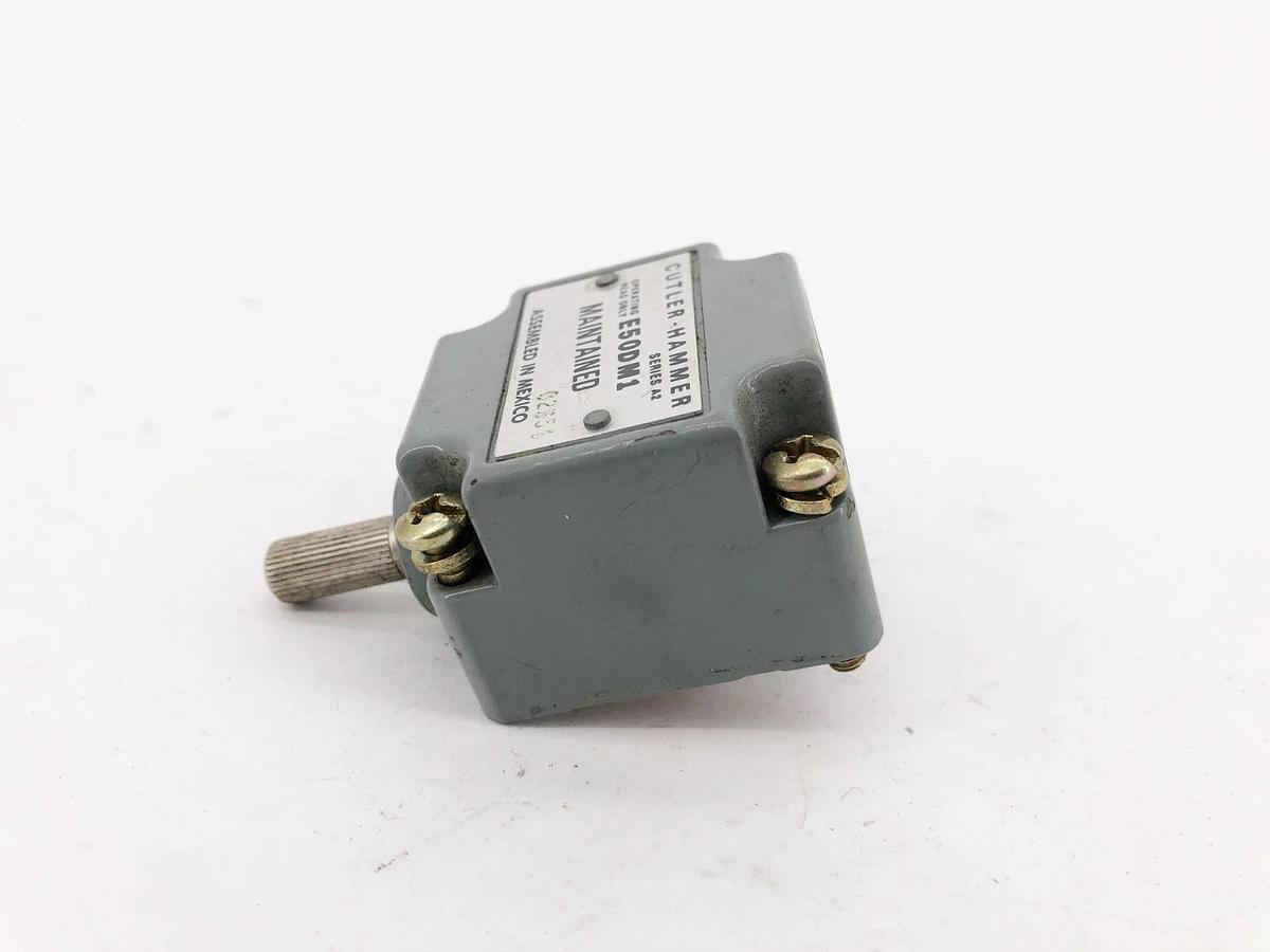 New Cutler-Hammer E50DM1 Limit Switch Head Side Rotary Maintained - No Box