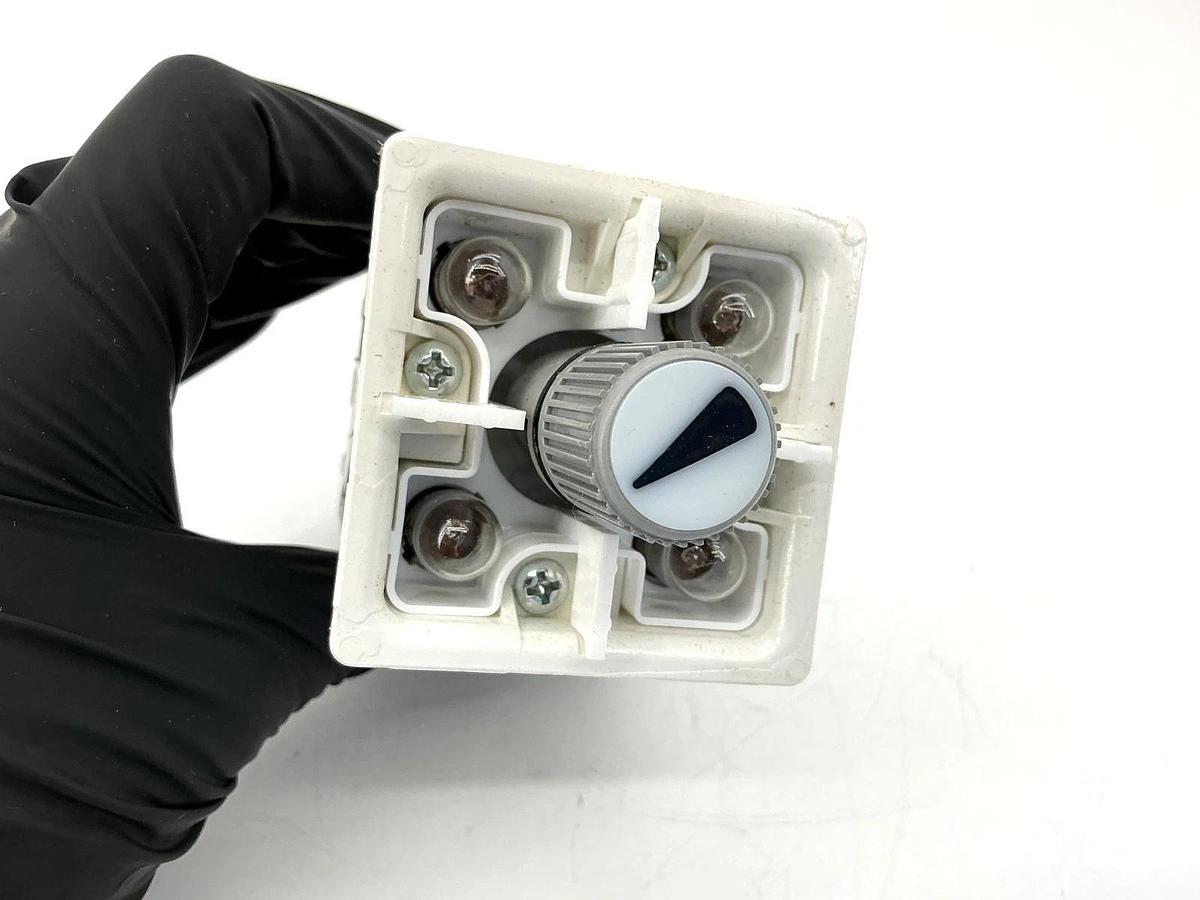 New Senasys 910CHA011 Illuminated Selector Switch 4-Pos Coil: 120VAC 50/60HZ
