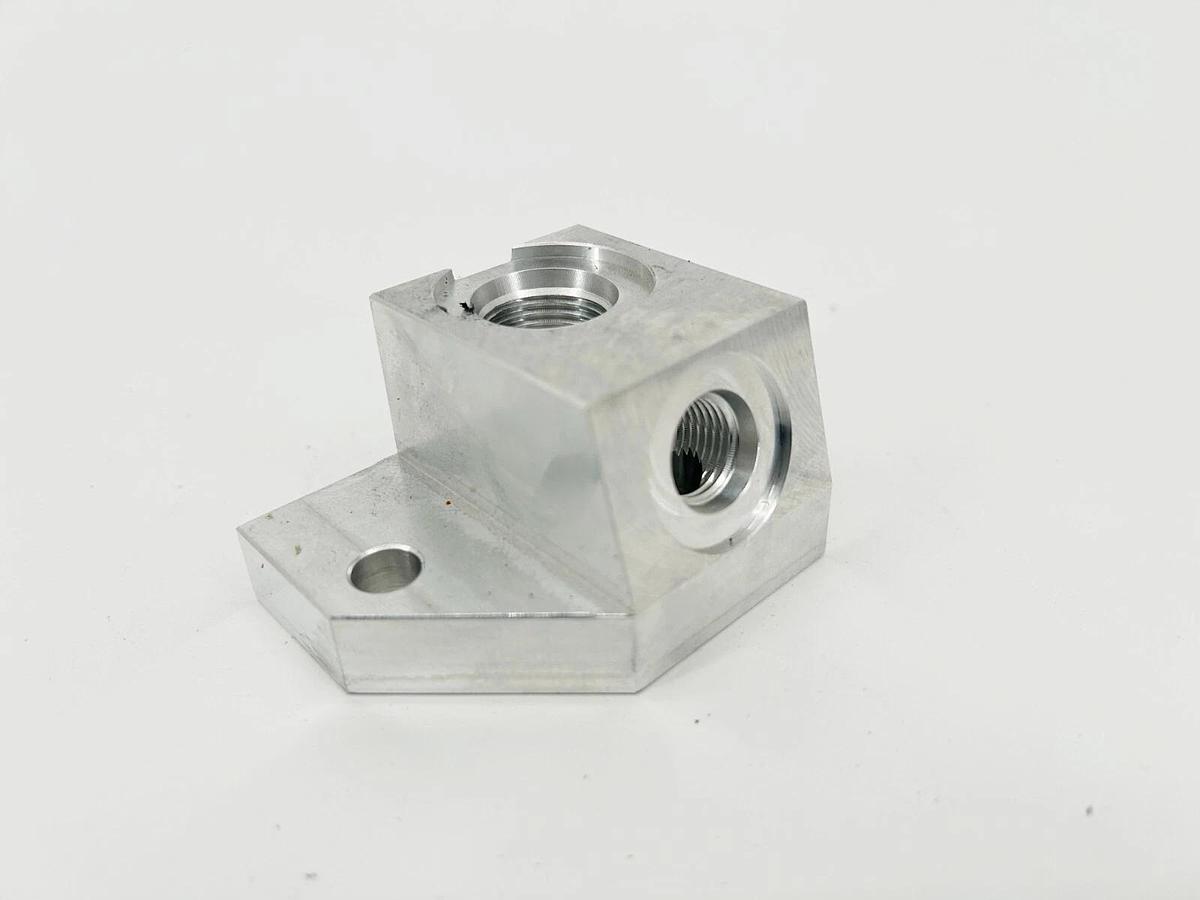 New Lot of 2 271826 A 100767 Manifold Single Slot