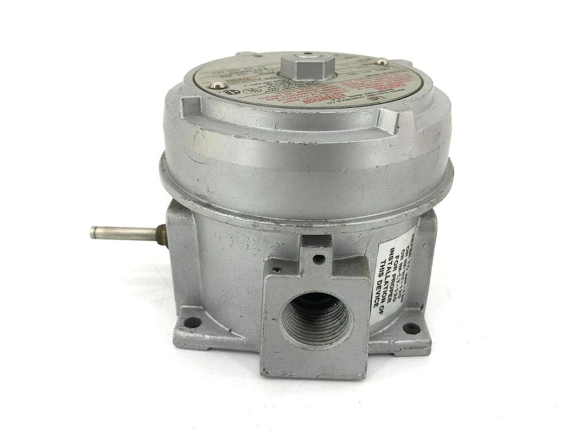 Used United Electric 95715 152 Pressure Switch 15A 480VAC 5-50psi (Missing Parts)