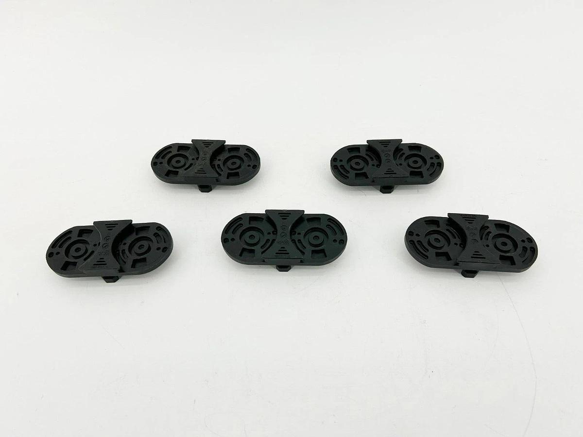 Lot of 5 New Igus E4.28.02.200 E-Chain Plates, 1 5/8 in. x 3 1/2