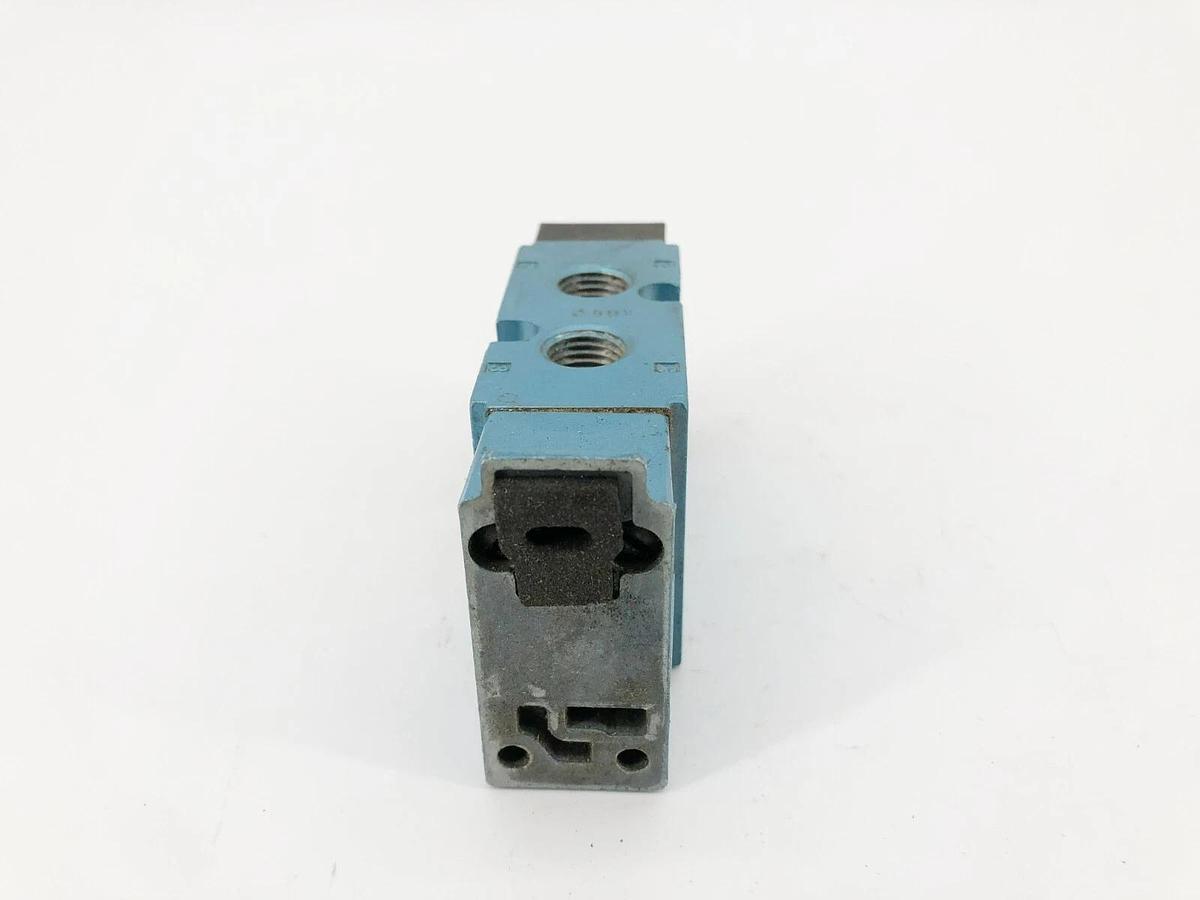 Used MAC Valves 811C-PM-611AA-152 Solenoid Valve 150 PSI - No Coil