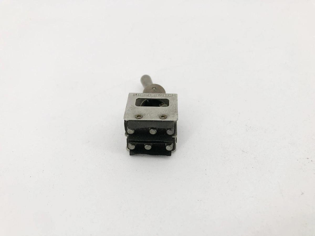New Honeywell Microswitch 13AT2 Toggle Switch 5A 125VAC
