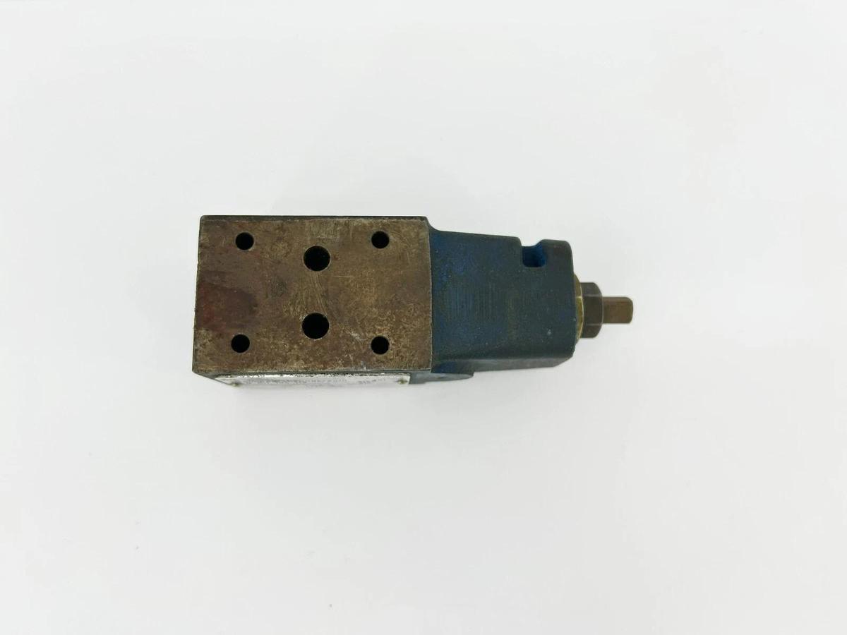 Used Bosch 0-811-104-113 Pressure Relief Valve, 315 bar, 0811104113