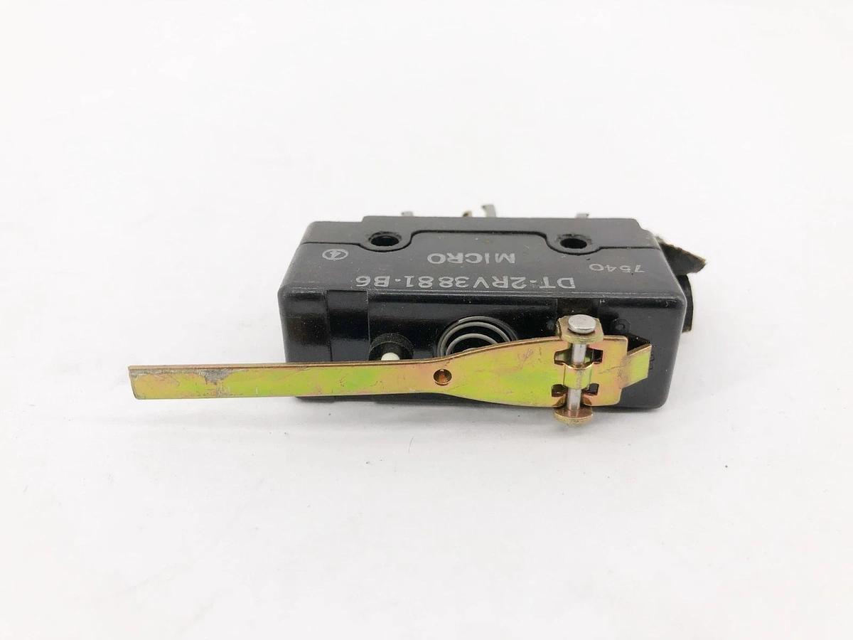 Used Honeywell Microswitch DT-2RV3881-B6 Limit Switch 125/250 VAC 10A