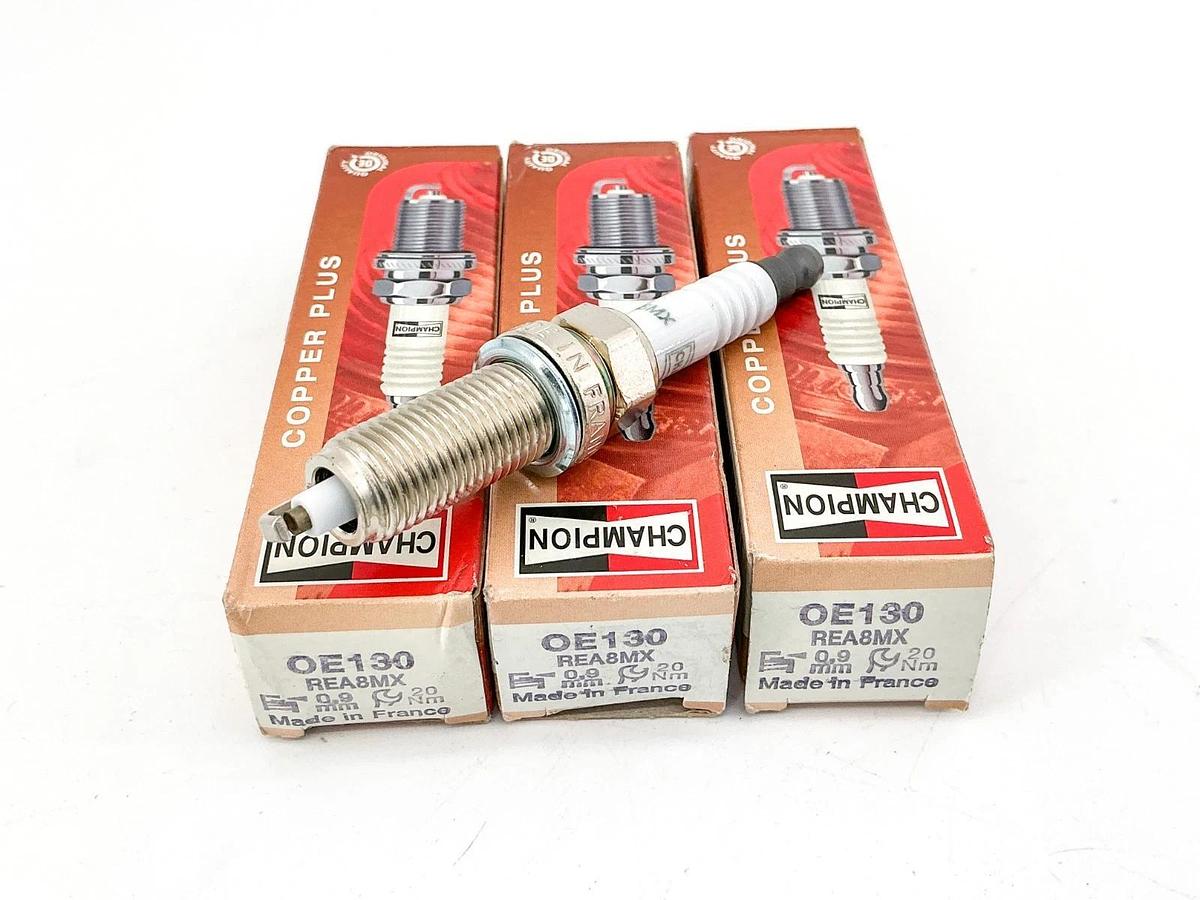 New Lot of 3 Champion OE130 Copper Plus Spark Plug