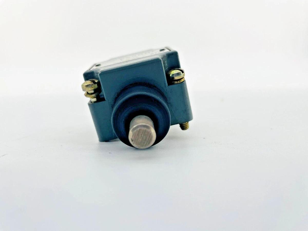 New Cutler Hammer E50DH1 Operating Head Side Maintained
