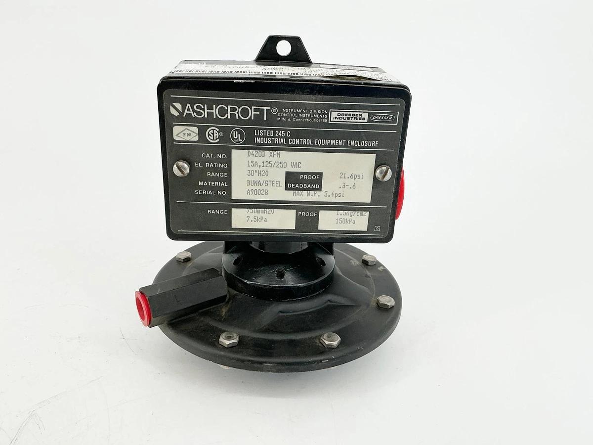 New Ashcroft D420B-XFM Pressure Switch 30" H20 Range 15A 250V - No Box