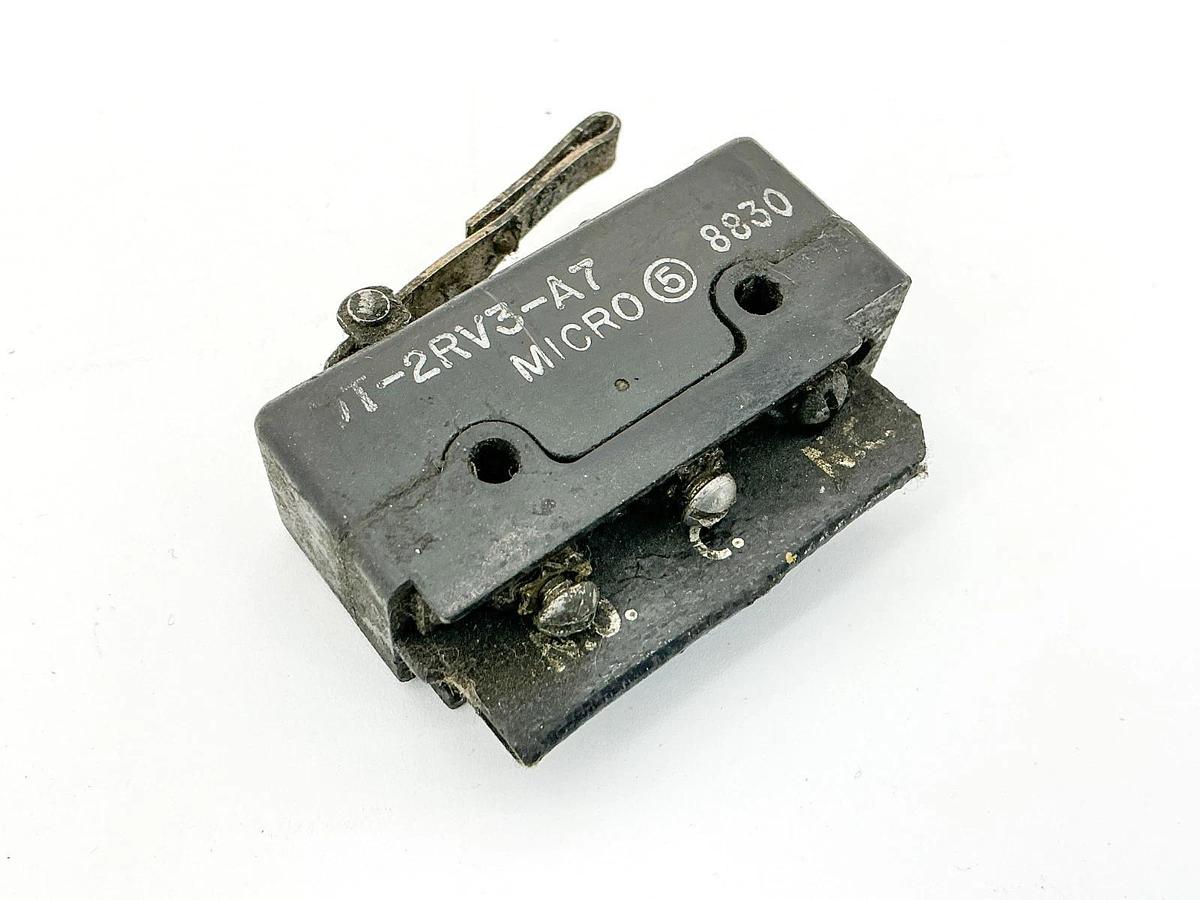 Used Lot of 3 Honeywell DT-2RV3-A7 Micro Limit Switch 10A 250V