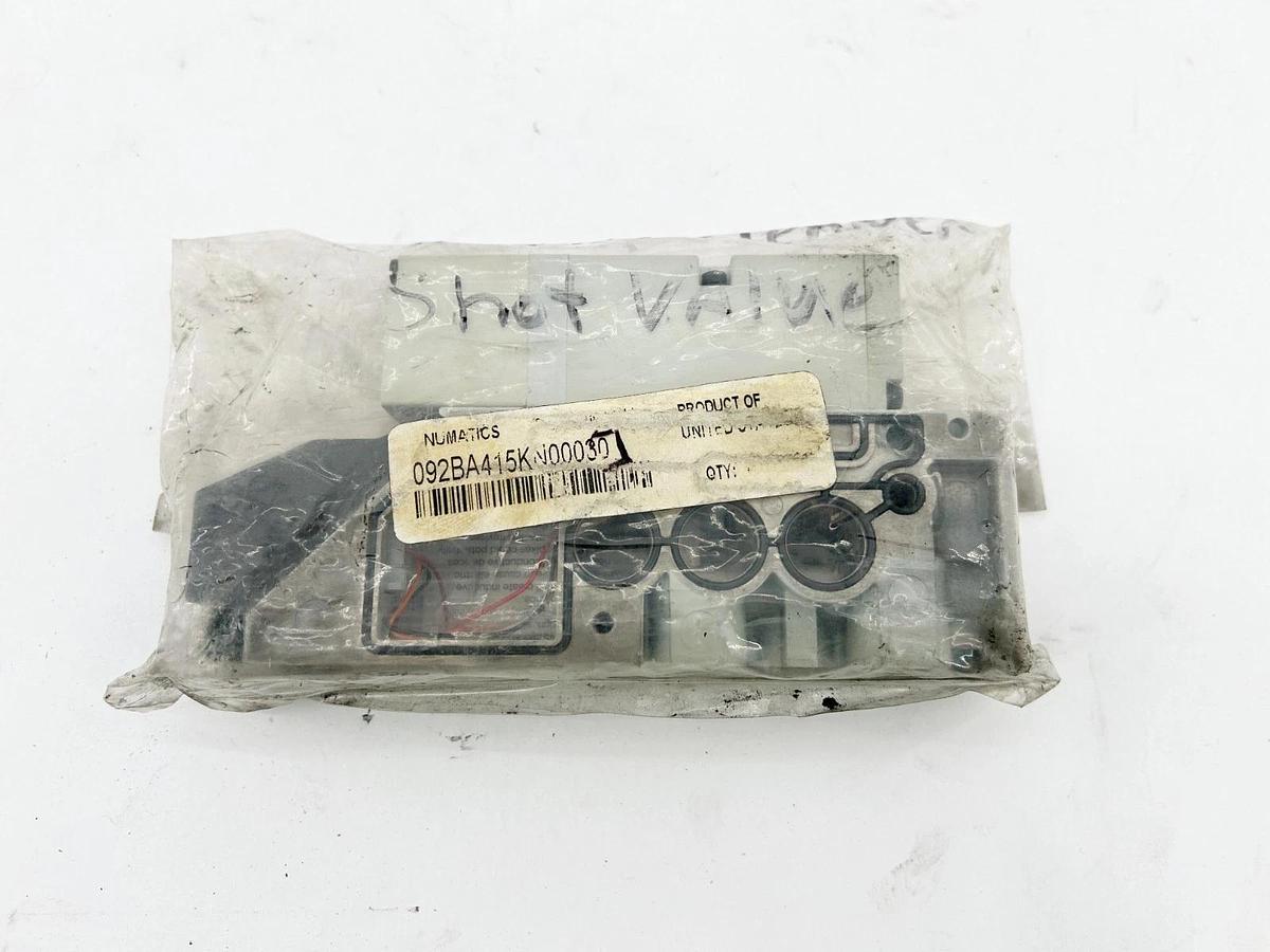 New Numatics 092BA415KN00030 Pneumatic Valve Single Solenoid 2 Position 120V