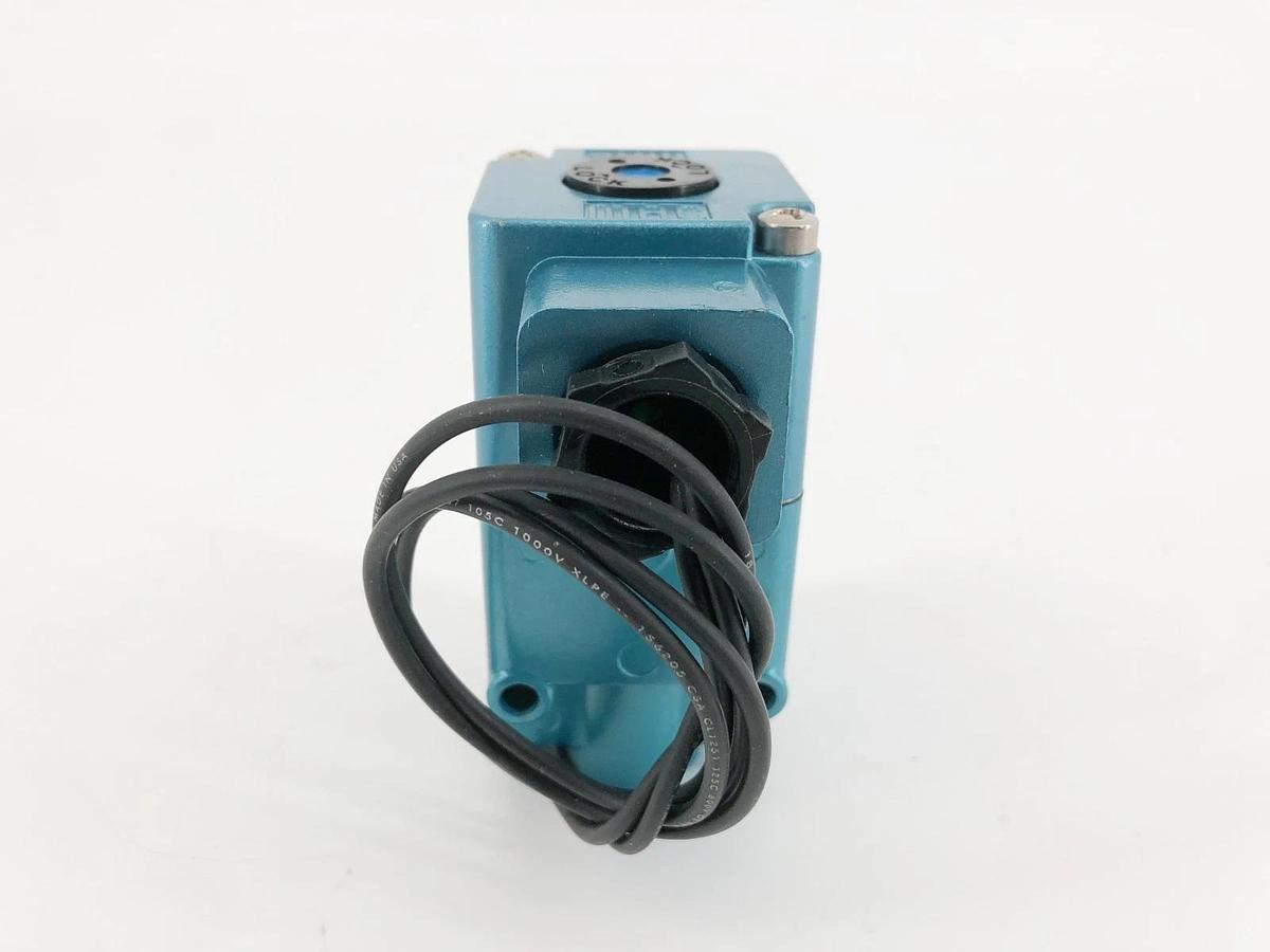 New MAC Valves 225B-110CCAA Solenoid Valve 110/120V 3/2-Way