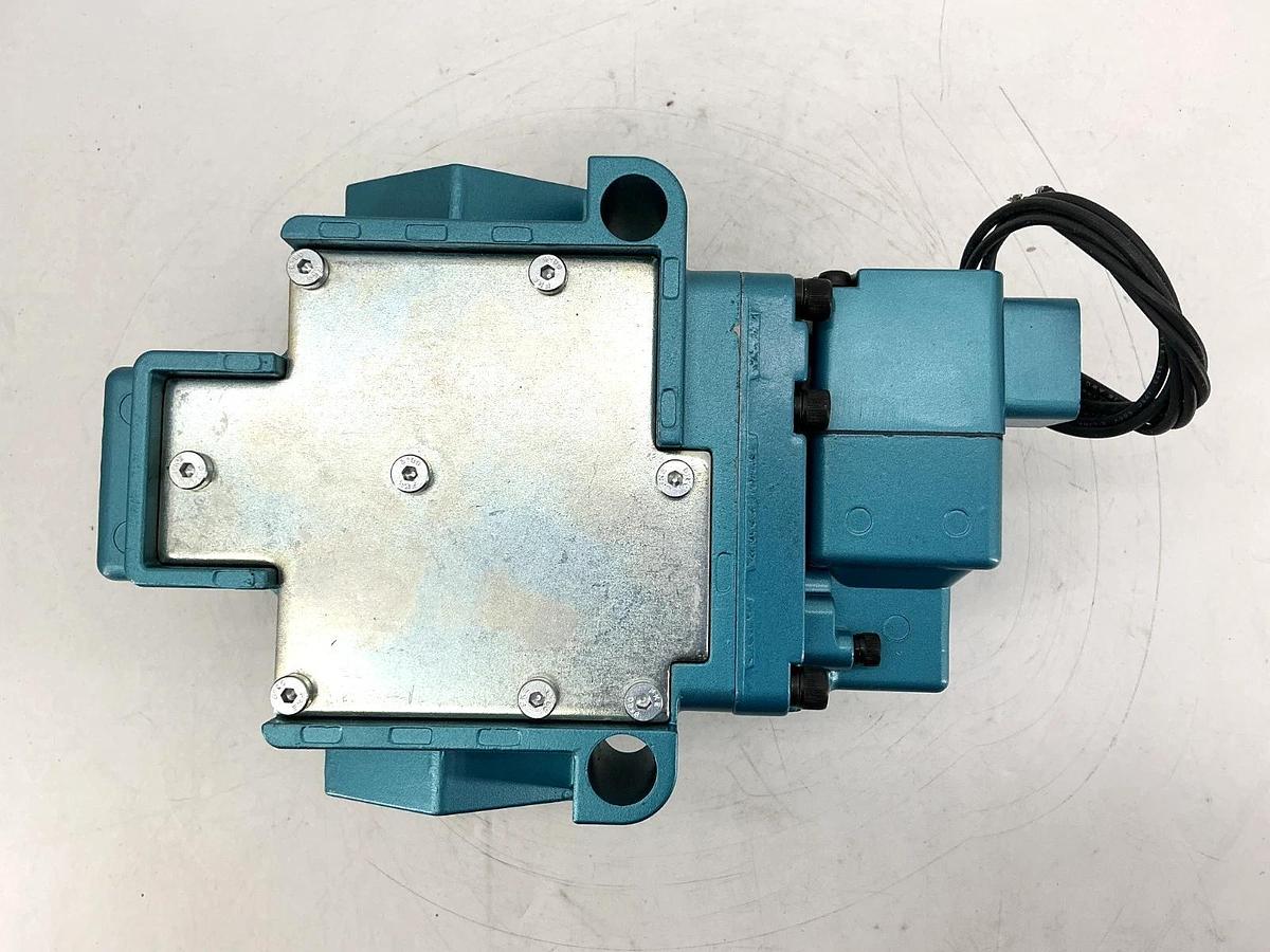 New MAC Valves 58D-11-111CA Solenoid Valve 15Watts 25-150PSI 24VDC 110/120VAC