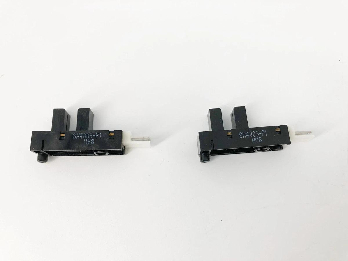 Lot of 2 New Omron EE-SX4009-P1 Optical Photomicrosensor - No Box
