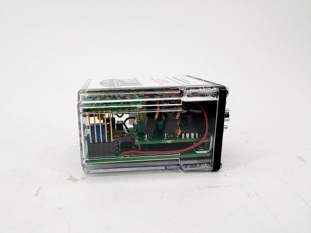 New Wilkerson Instrument MM4051 Strain Gauge Input Transmitter 24VDC