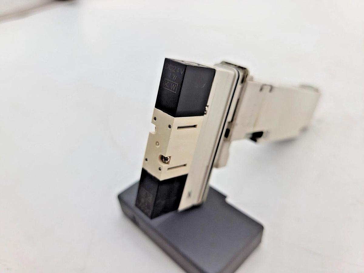 Used SMC VQC2300N-5 Solenoid Valve 24VDC 0.1~0.7MPa